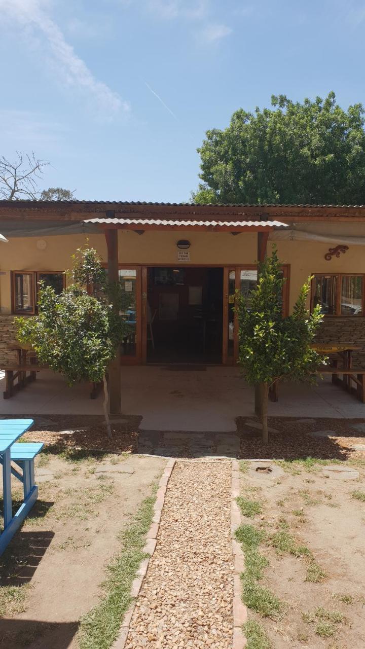 Barrydale Accommodation, Backpackers ภายนอก รูปภาพ